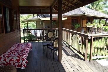 住宿加早餐  Moorea Surf Inn