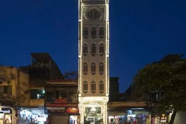 Victor Metropolis Hotel & Rooftop Bar