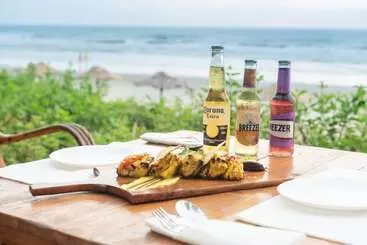 Hotel Amadi Beach Front Resort