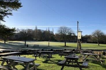 Хостел The Norman Knight Whichford