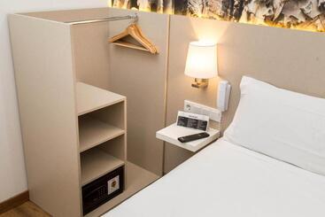 Отель Bestprice Gracia