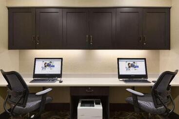 Отель Hampton Inn & Suites Niles/warren