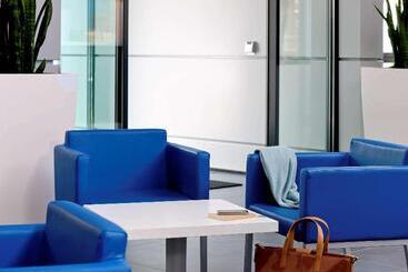 בית מלון כפרי Ibis Budget Versailles Coignieres