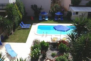 Nicolas Studios & Apartments