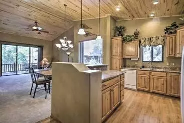 Mökkimajoitus Charming Cabin Retreat   4 Mi To Fool Hollow Lake!