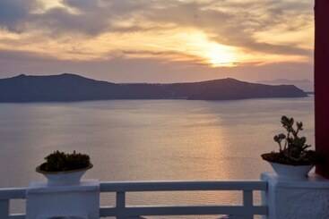 Hotel Amphitheater Cave Houses