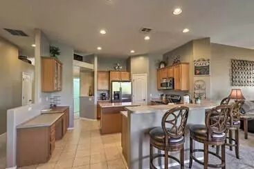 Mökkimajoitus Pet Friendly Tucson Home W/ Patio & Mountain Views