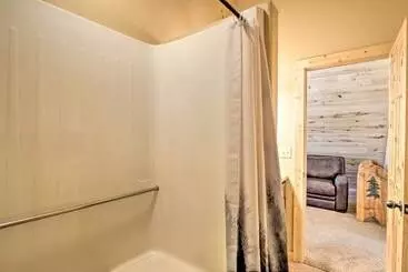 コテージ Secluded Alma Log Cabin W/ Hot Tub & Mountain View