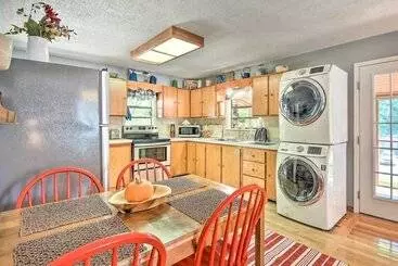 Mökkimajoitus Bryson City Home W/deck ~1 Mi To Fontana Lake