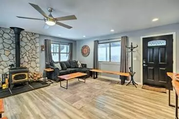 コテージ Dog Friendly Arnold Home, 2 Mi To Lake!