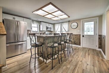 بيت ريفى Farm Style Ste. Genevieve Retreat W/ Fire Pit!