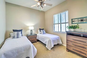 茅舍 Pool & Putting Green: Goodyear Home On Golf Course