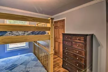 Mökkimajoitus Rustic Sunset Escape On 67 Acres: Outdoor Kitchen