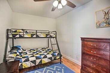 Vidéki Ház Deck, Grill & Yard: Pet Friendly Van Alstyne Gem!