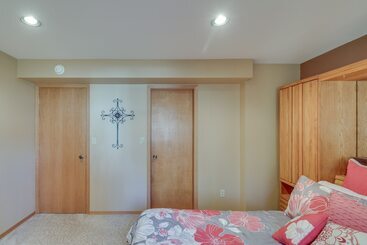 بيت ريفى Bigfork Village Retreat   1 Mi To Flathead Lake!