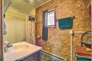 Mökkimajoitus Charming Montana Retreat W/ Mountain Views!