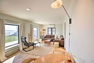 コテージ Chic & Cozy Cabin With Private Hot Tub & Beach!