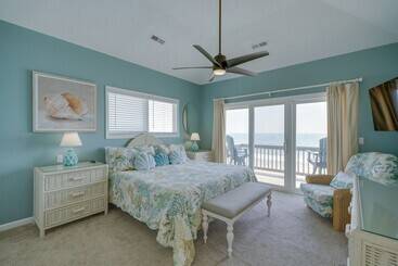 بيت ريفى Grand Seaside Escape W/ Direct Beach Access!