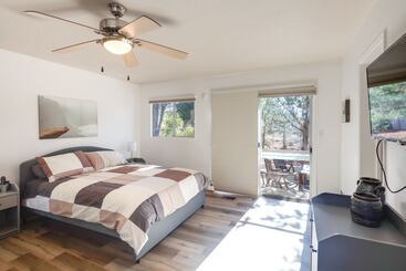 کلبه Secluded Sedona Retreat W/ Red Rock Views!