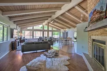 コテージ Sedona Hideaway W/ Swim Spa & Private Tavern!