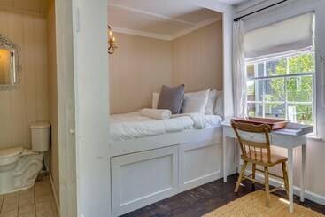 بيت ريفى Charming Home < 2 Mi To Downtown Hendersonville!