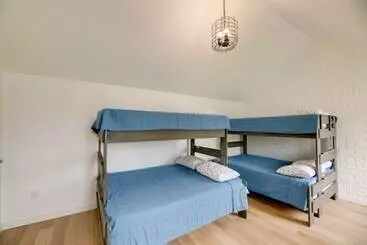 Mökkimajoitus Modern Family Home In Mason W/ Backyard + Fire Pit