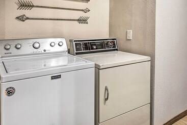 بيت ريفى Northwoods Cabin W/ Lake Access & Boat Dock