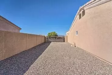 コテージ Family Friendly Lake Havasu City Home W/ Pool
