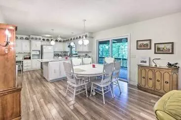 Furnished Deck W/ Views: Hot Springs Cottage