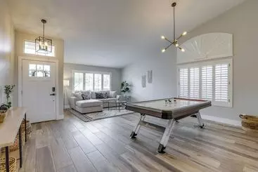 Mökkimajoitus Central Peoria Home W/ Heated Pool ~ 2 Mi To Dtwn!