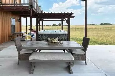 Mökkimajoitus The Copper Roost : Lake Texoma Escape W/ Hot Tub