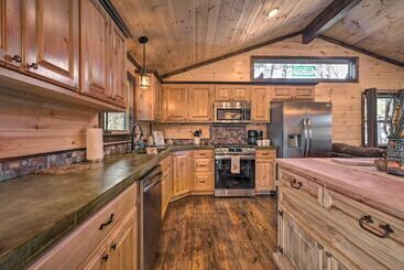 Vidéki Ház Updated Cabin W/ Fire Pit: 2 Mi To Utv & Hike