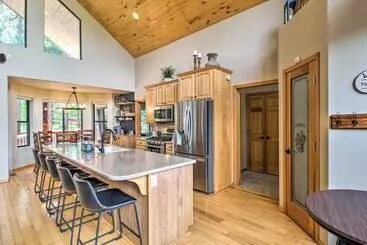 コテージ Upscale Pinetop Cabin W/ Game Room & Fire Pit