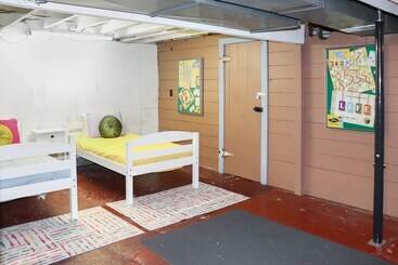 بيت ريفى Historic Cumberland Home On Beaver Dam Lake!