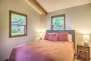 Mökkimajoitus Waterfront Onamia Retreat W/ Dock & Fire Pit!