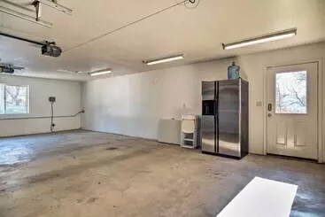 Mökkimajoitus Hot Tub & Mtn Views: Peaceful Columbia Retreat!