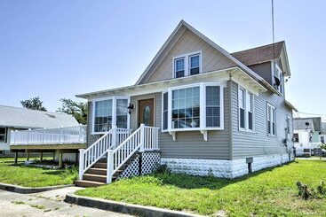 کلبه Charming Wildwood Hideaway W/ Private Pool & Deck!