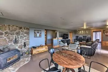 コテージ Secluded Mountain Retreat W/ Views On 45 Acres!