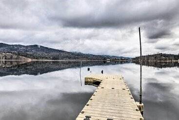 별장 Lakefront Mount Vernon Home W/ Private Dock!