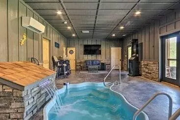 コテージ Smoky Mtn  Peaceful Paradise  W/ Indoor Pool!