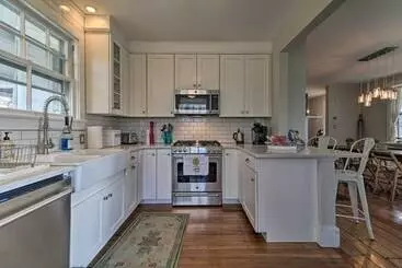 コテージ Spacious Stone Ridge Family Home: 6 Private Acres!