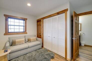 بيت ريفى Upscale Gatlinburg Cabin: Deck, Fire Pit & Hot Tub