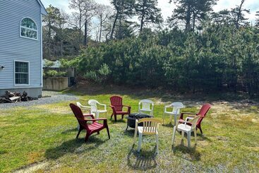 Cabane 1 Mi To Beach: Home W/ Fire Pit & Bbq In Cape Cod!