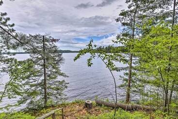 بيت ريفى Eagle River Lakefront Retreat W/ Fire Pit & Grill