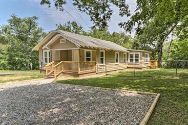 Casa Rural 1/2 Mi To Oaklawn Casino: Hot Springs Getaway!