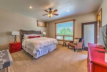 Dom wiejski Luxe Ruidoso Home W/ Hot Tub + Mountain Views