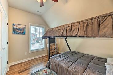 קוטג'' Modern Tims Ford Lake Home W/ Private Dock & Pool!