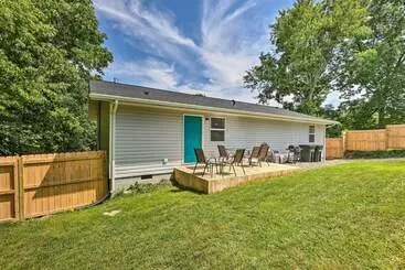 コテージ Pet Friendly Digs W/ Fire Pit & Large Yard!