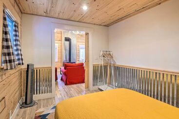 コテージ Picturesque Alma Log Cabin W/ Deck & Grill!