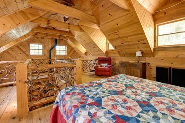별장 Hot Tub + Furnished Porch: Balsam Grove Cabin